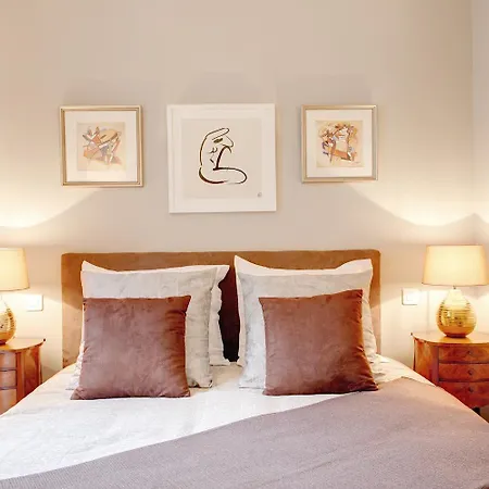 Blanc Manteau Apartment