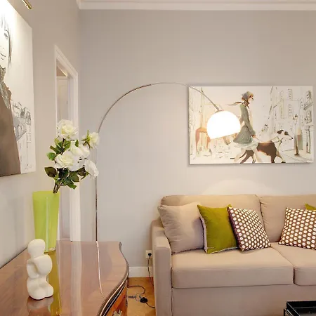 Apartment Blanc Manteau Paris